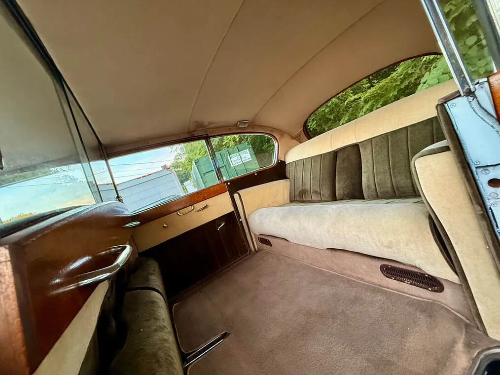 1962 Rolls-Royce Austin Princess Stretch Limousine cabin 1962 Rolls-Royce Austin Princess Stretch Limousine cabin