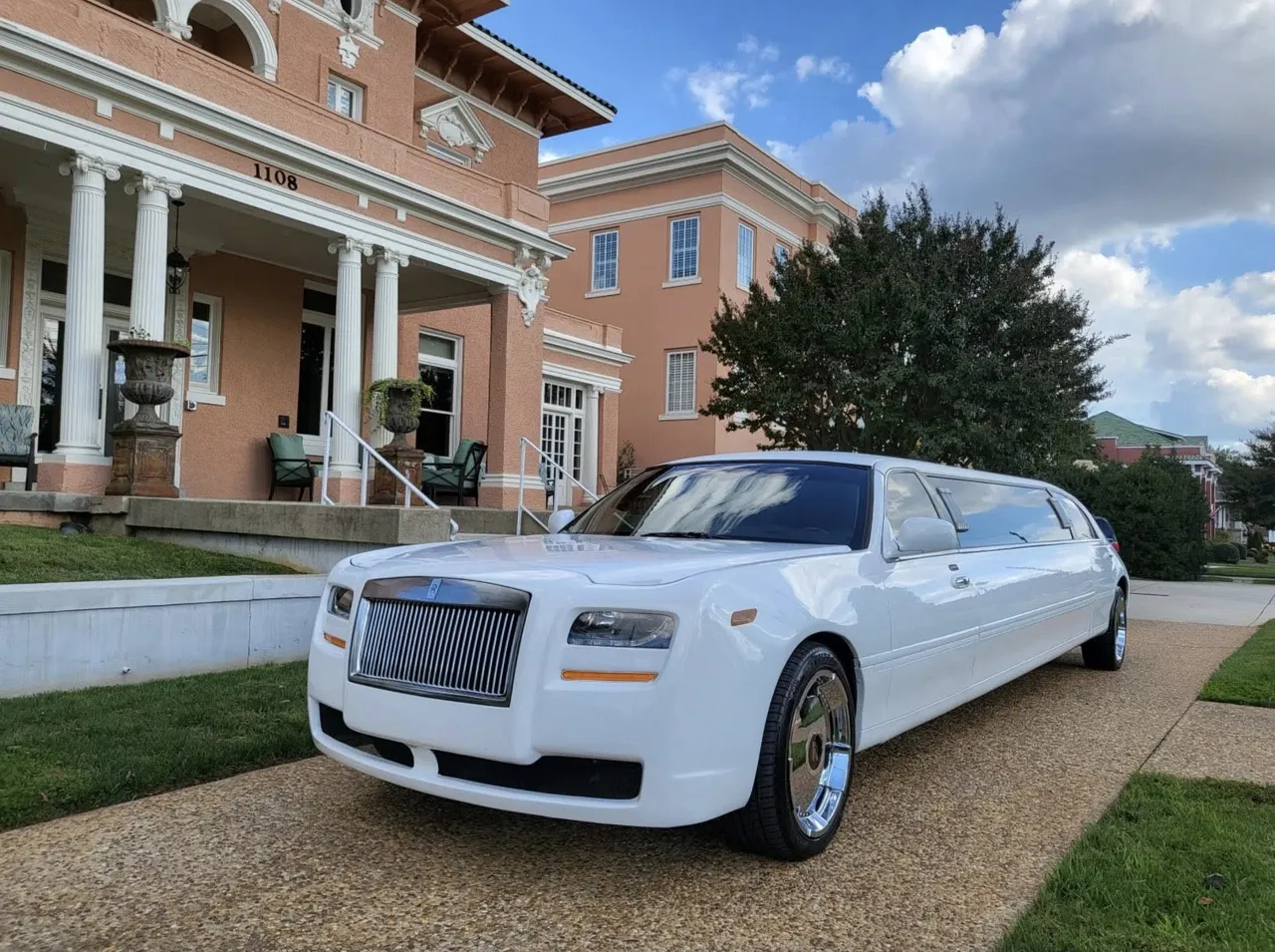 Rolls-Royce Ghost Custom Limousine – for rent Rolls-Royce Ghost Custom Limousine – for rent